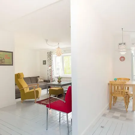 Designer 2-room Apt Quiet Centre Apartman *