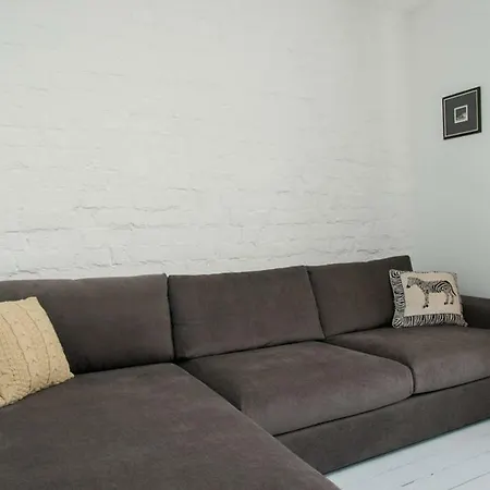 Designer 2-room Apt Quiet Centre Apartman